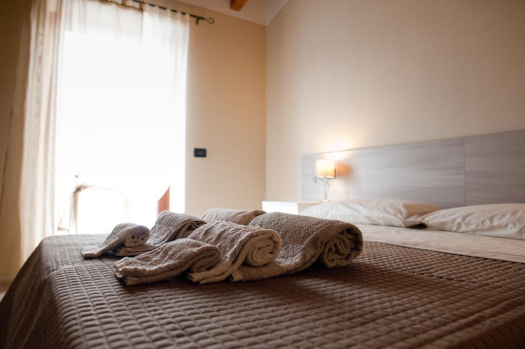Al Borgo Alloggi Desenzano del Garda Szoba fotó